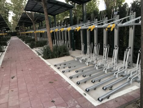 Manual-Slide-Two-Tier-Bike-Racks-3